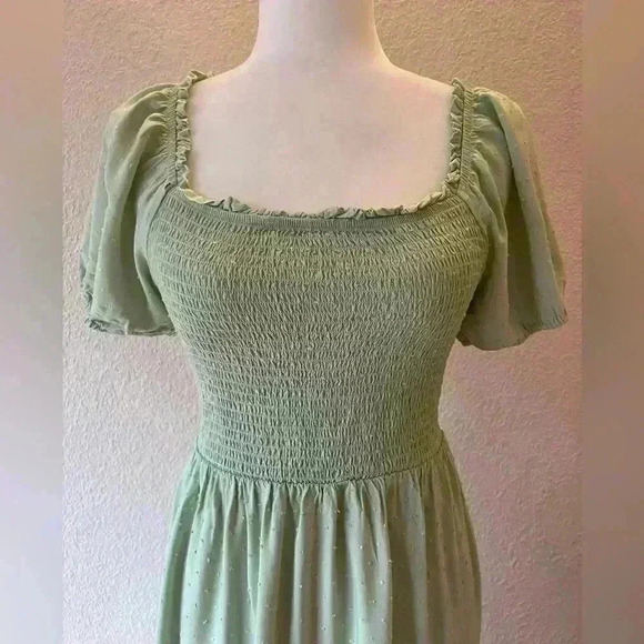 Elegant Vintage Midi Dress - Picture 2 of 11